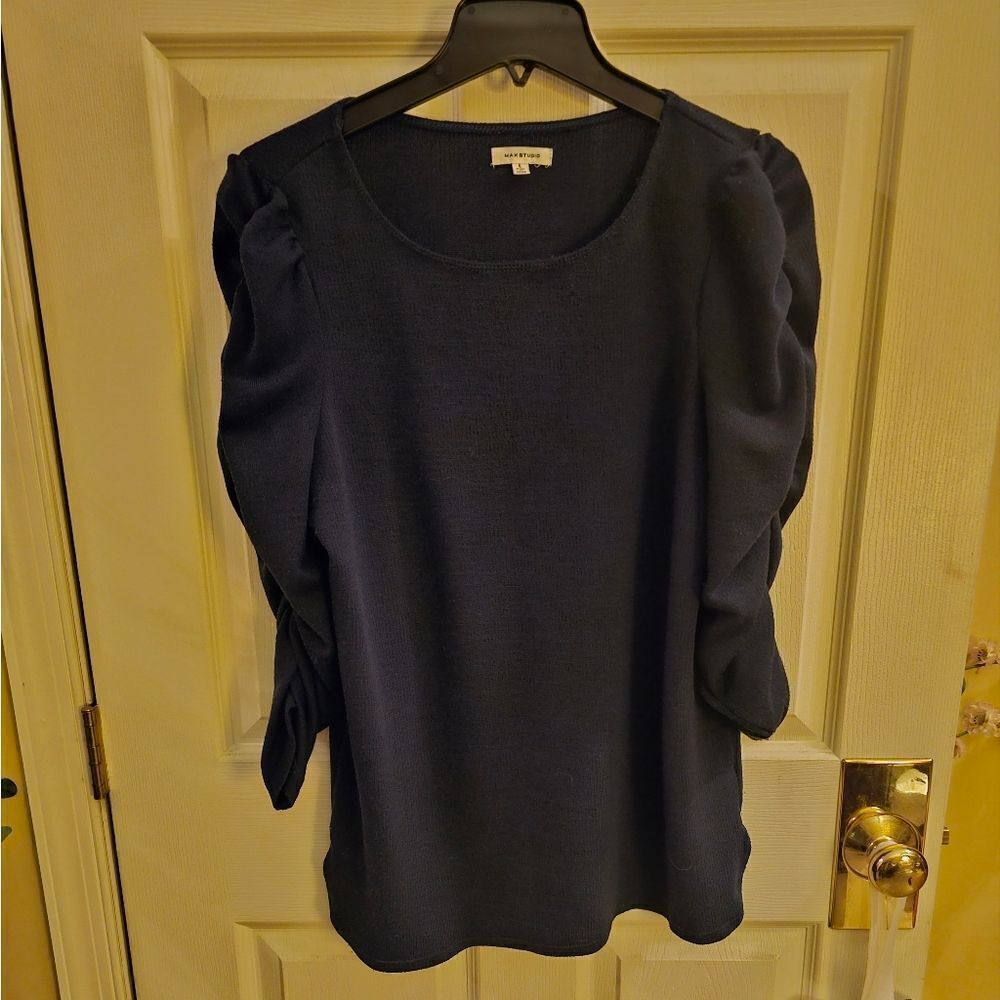 MAX STUDIO RUCHED SLEEVE NAVY SWEATER
